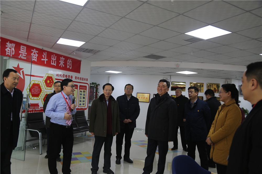 熱烈歡迎全國總工會副主席，書記處書記魏地春及省總工會王保存主席一行蒞臨安陽青峰網(wǎng)絡(luò)參觀指導